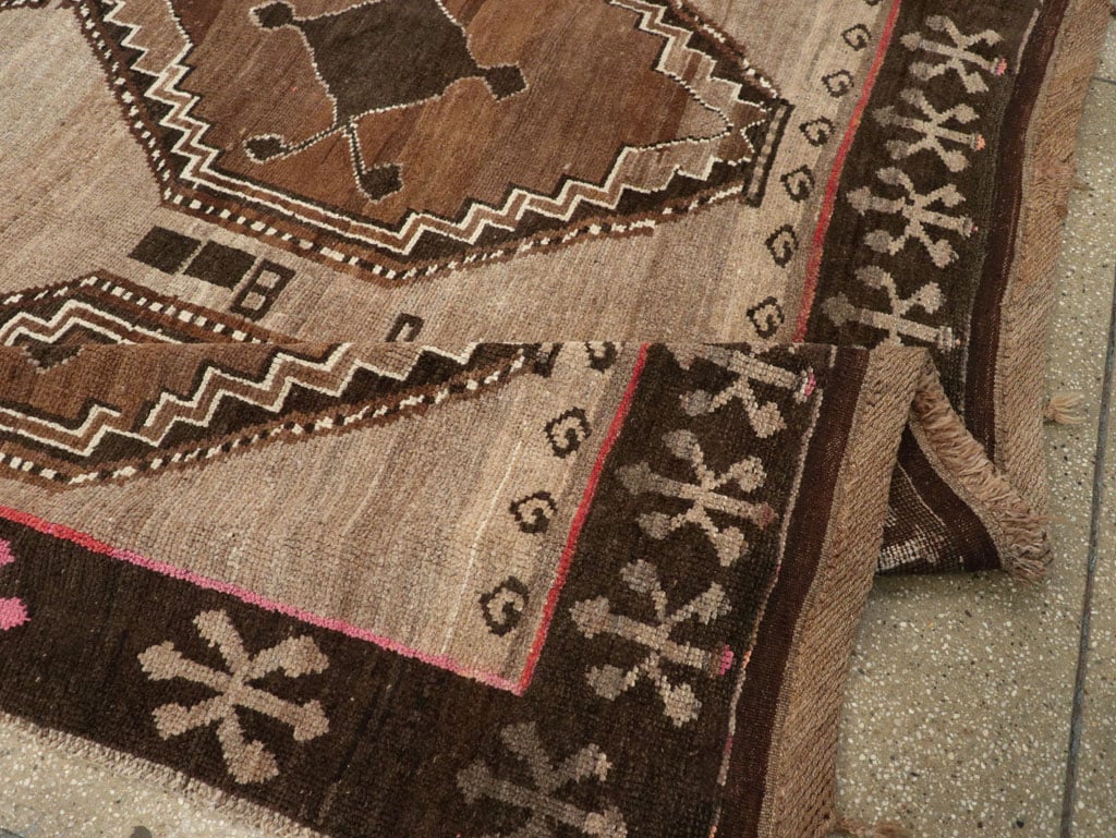 Vintage Turkish Anatolian Tribal Small Room Size Carpet, No.31200 - Staging