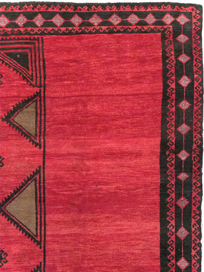 Vintage Turkish Anatolian Tribal Room Size Carpet, No.31202 - Staging
