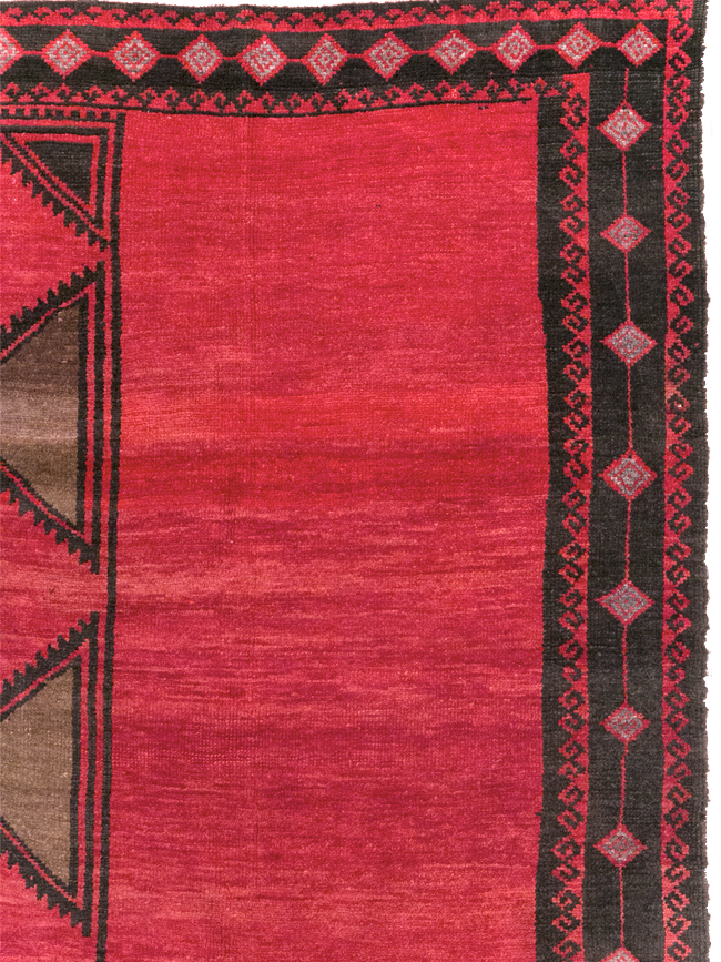 Vintage Turkish Anatolian Tribal Room Size Carpet, No.31202 - Staging