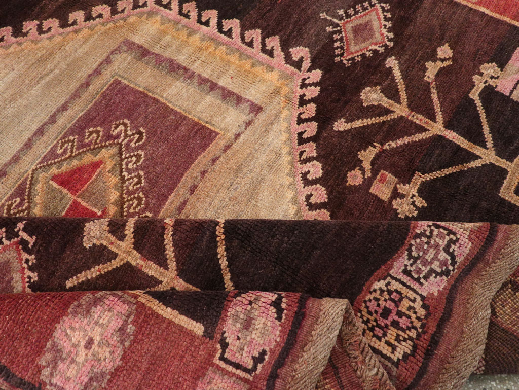 Vintage Turkish Anatolian Tribal Room Size Carpet, No.31218 - Staging