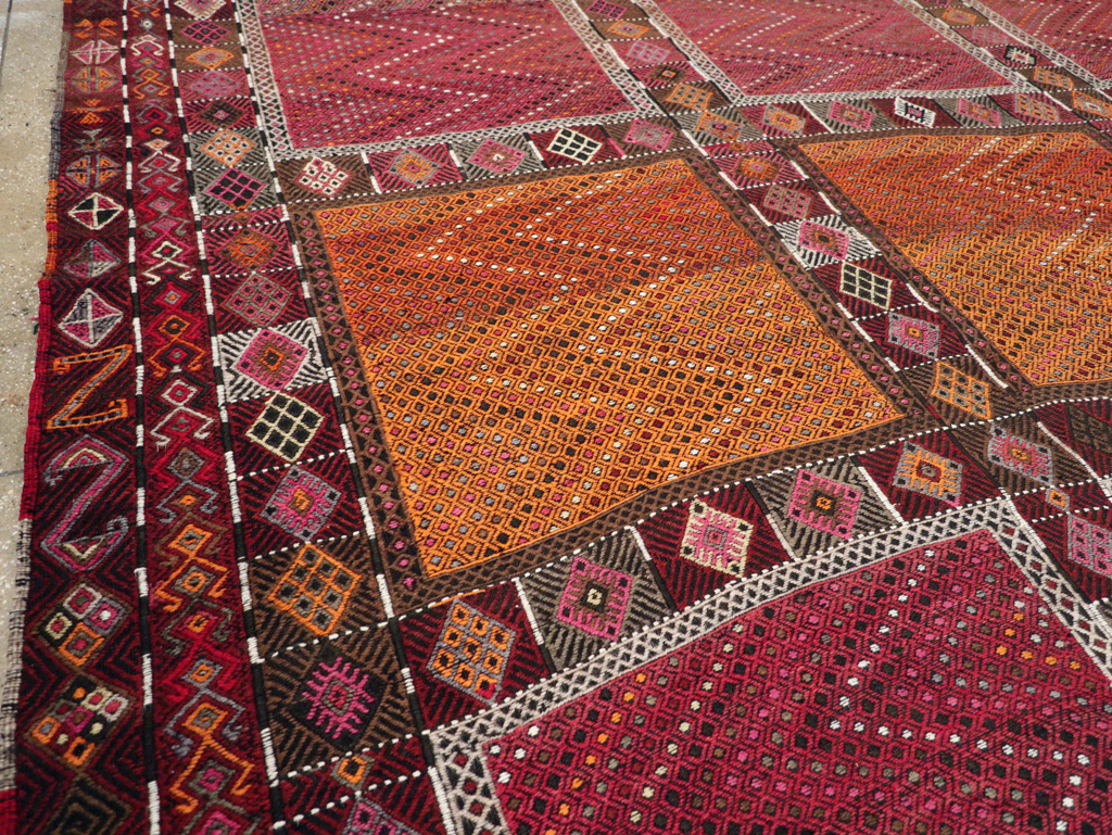 Vintage Turkish Flatweave Kilim Large Carpet, No.31222 - Staging