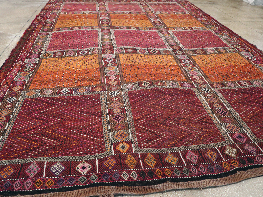 Vintage Turkish Flatweave Kilim Large Carpet, No.31222 - Staging
