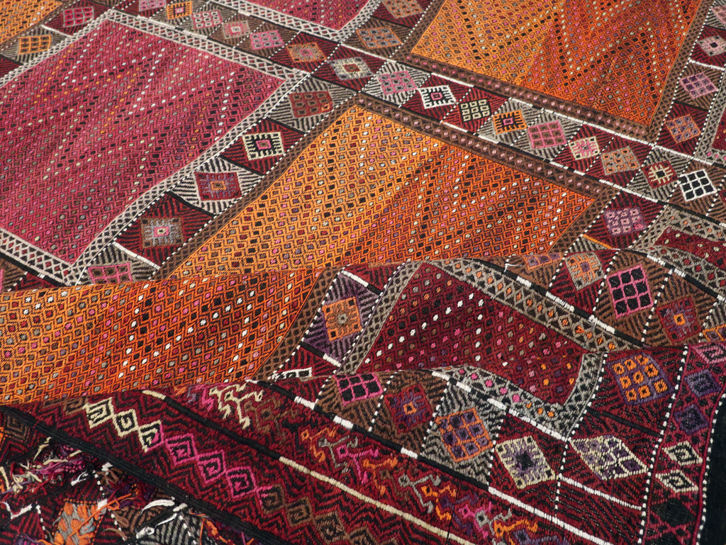 Vintage Turkish Flatweave Kilim Large Carpet, No.31222 - Staging