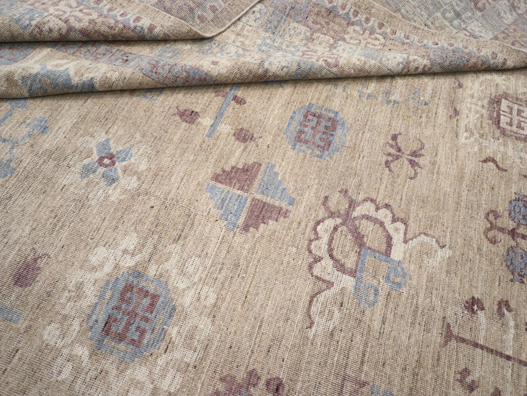 Contemporary East Turkestan Khotan Room Size Carpet, No.31238 - Staging