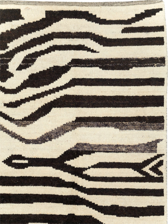 Contemporary Turkish Zebra Print Room Size Carpet, No.31243 - Staging