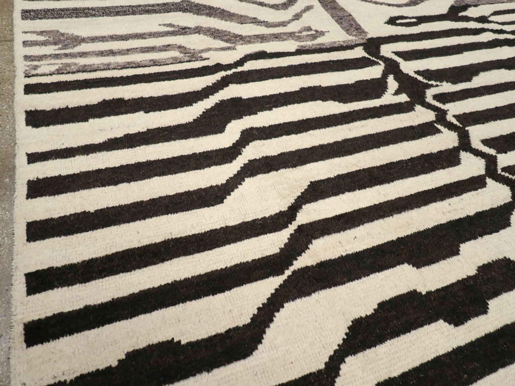 Contemporary Turkish Zebra Print Room Size Carpet, No.31243 - Staging
