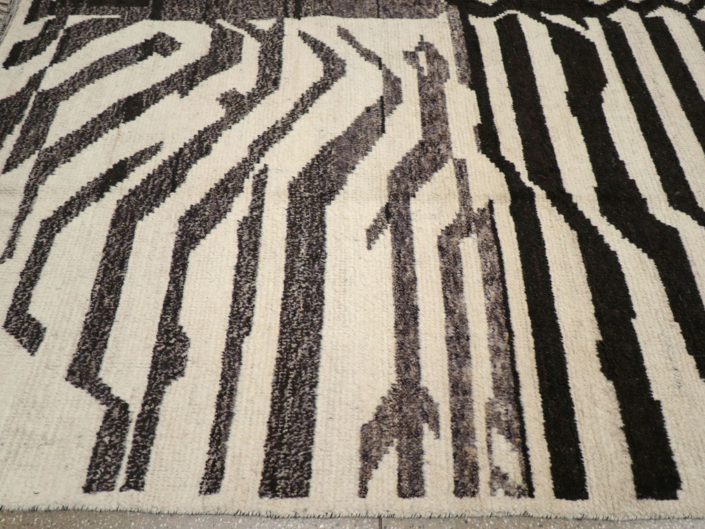 Contemporary Turkish Zebra Print Room Size Carpet, No.31243 - Staging