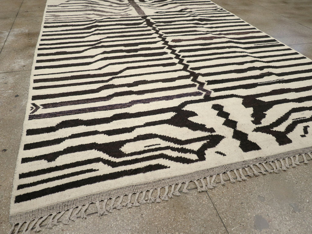 Contemporary Turkish Zebra Print Room Size Carpet, No.31243 - Staging