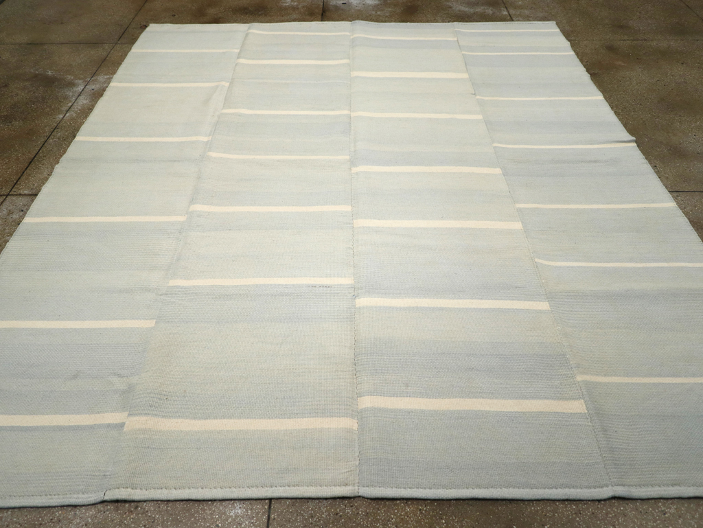 Contemporary Turkish Flatweave Kilim Room Size Carpet, No.31277 - Staging