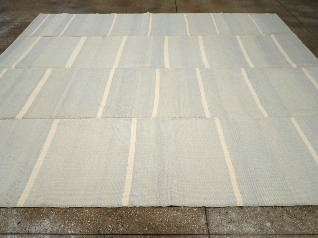 Contemporary Turkish Flatweave Kilim Room Size Carpet, No.31277 - Staging