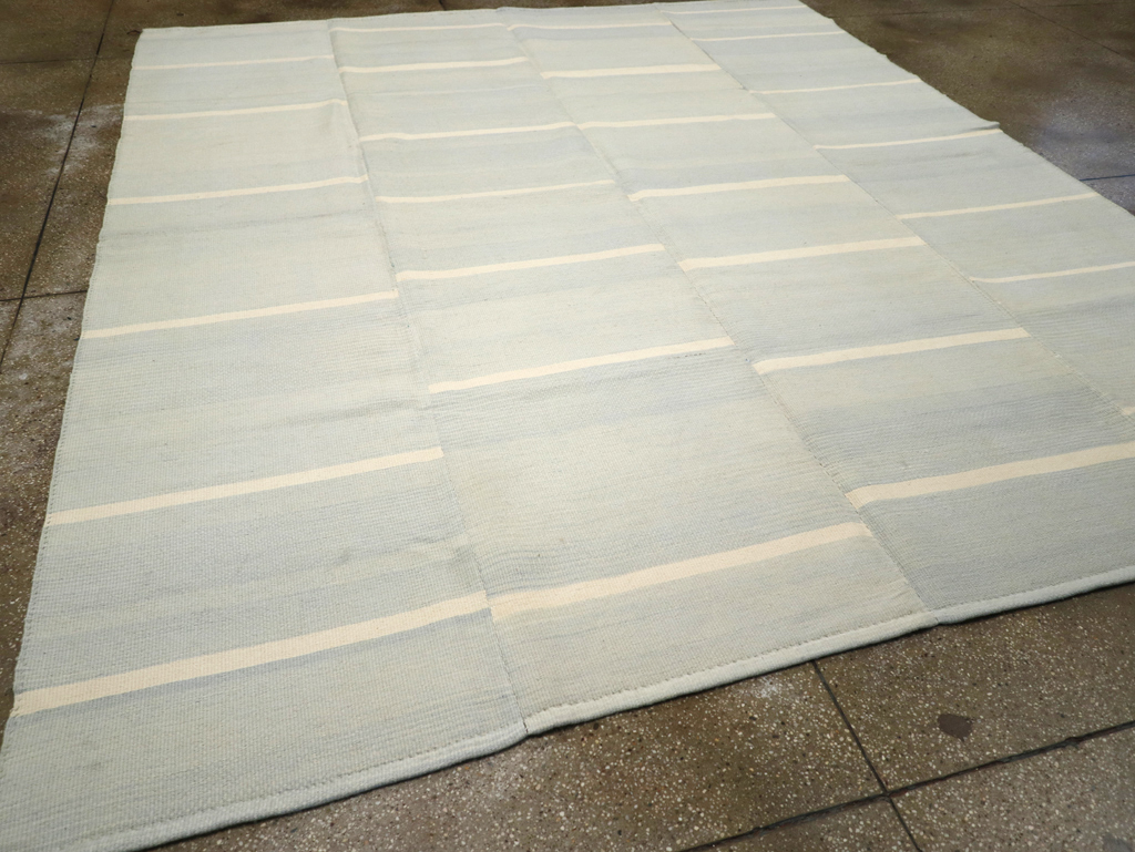 Contemporary Turkish Flatweave Kilim Room Size Carpet, No.31277 - Staging