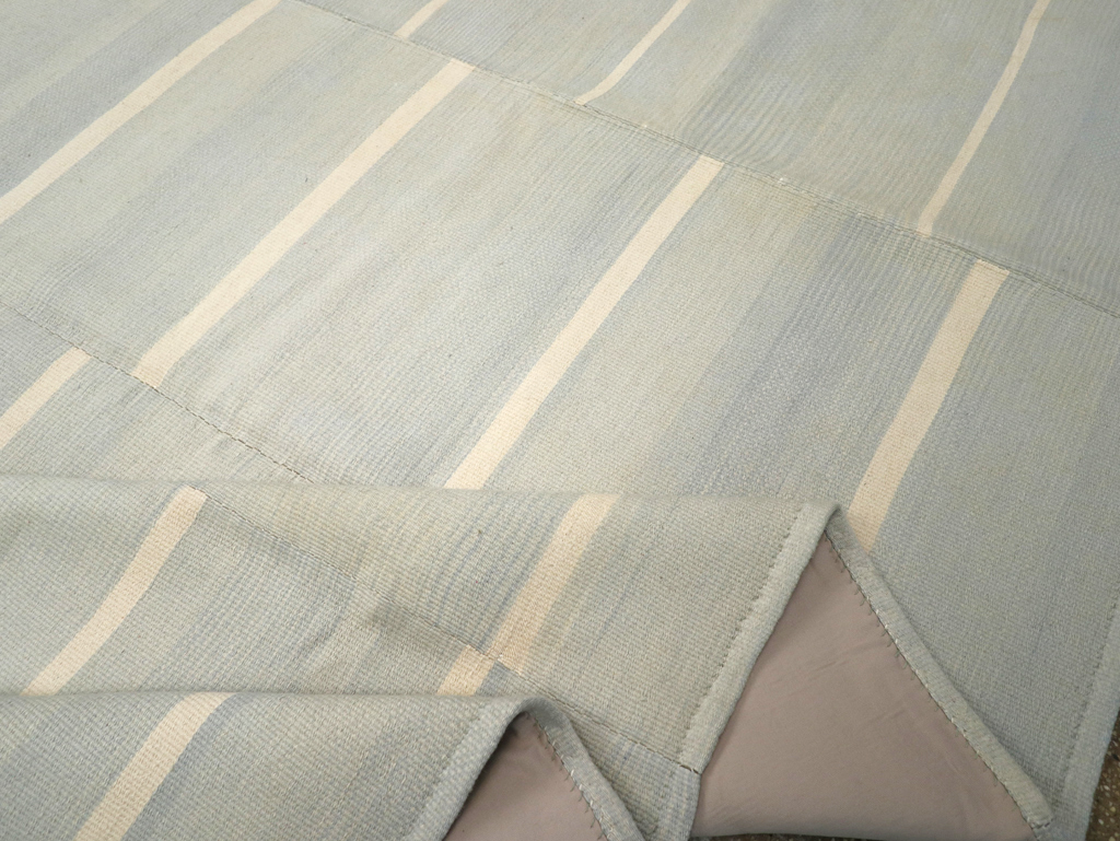 Contemporary Turkish Flatweave Kilim Room Size Carpet, No.31277 - Staging