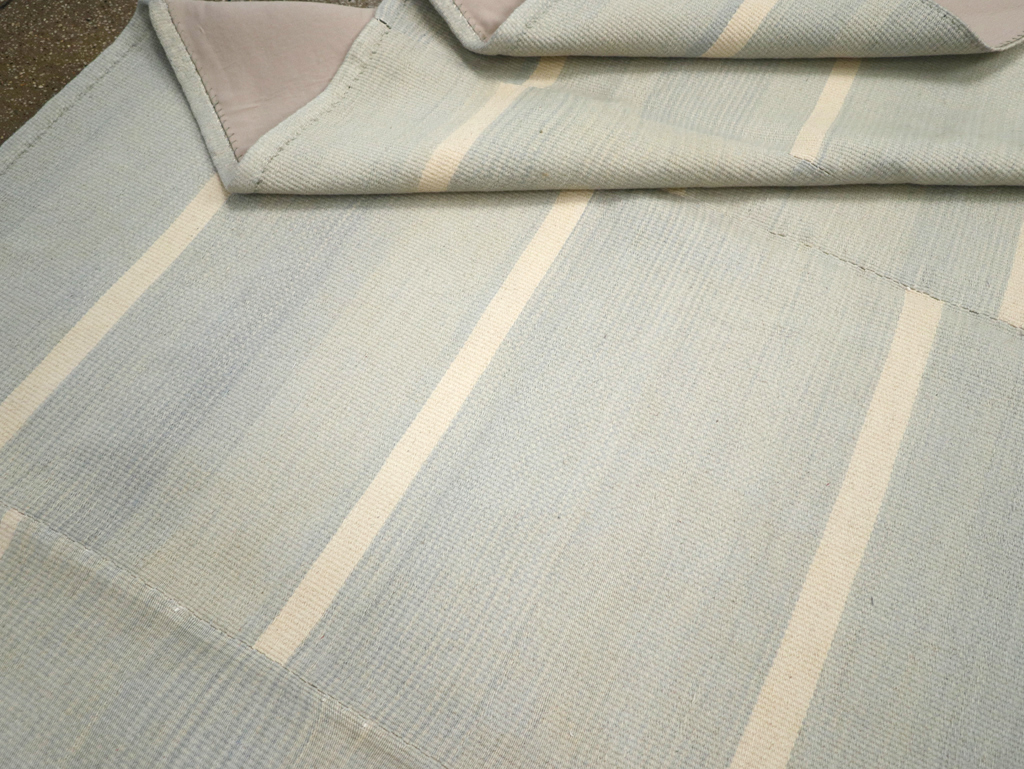 Contemporary Turkish Flatweave Kilim Room Size Carpet, No.31277 - Staging