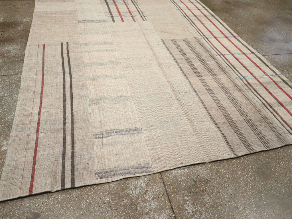 Vintage Turkish Flatweave Kilim Room Size Carpet, No.31285 - Staging
