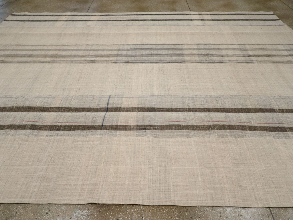 Vintage Turkish Flatweave Kilim Room Size Carpet, No.31307 - Staging