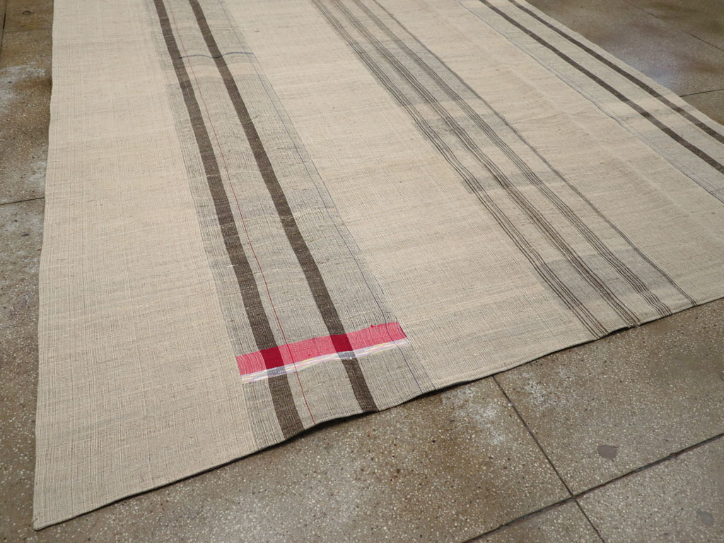 Vintage Turkish Flatweave Kilim Room Size Carpet, No.31307 - Staging