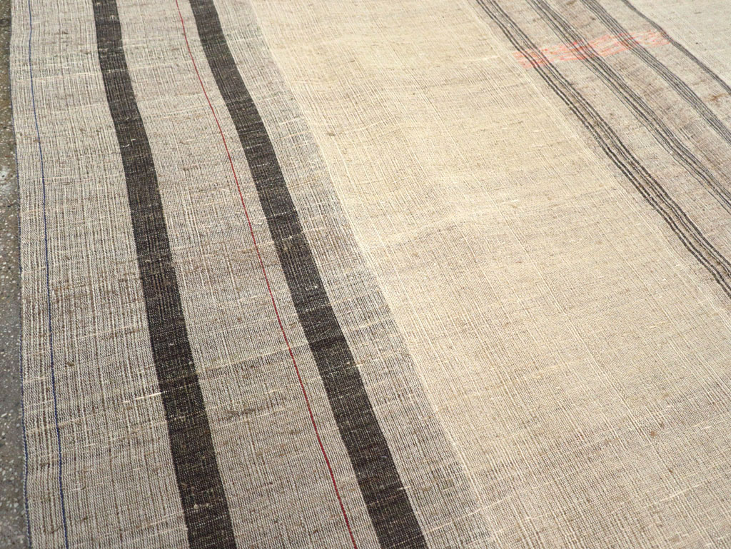 Vintage Turkish Flatweave Kilim Room Size Carpet, No.31313 - Staging