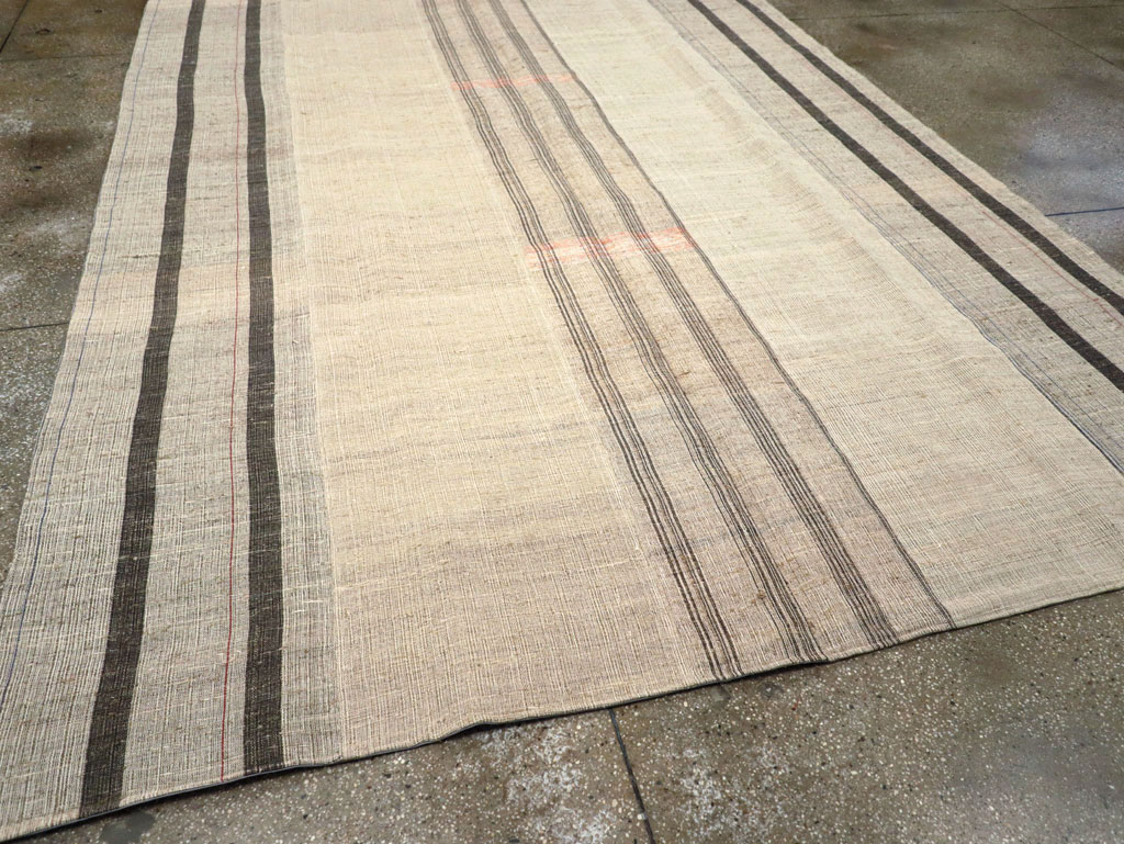 Vintage Turkish Flatweave Kilim Room Size Carpet, No.31313 - Staging