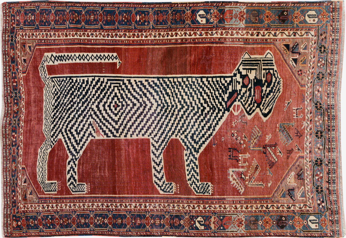 Antique Persian Qashqai Pictorial Accent Rug, No.31320 - Staging