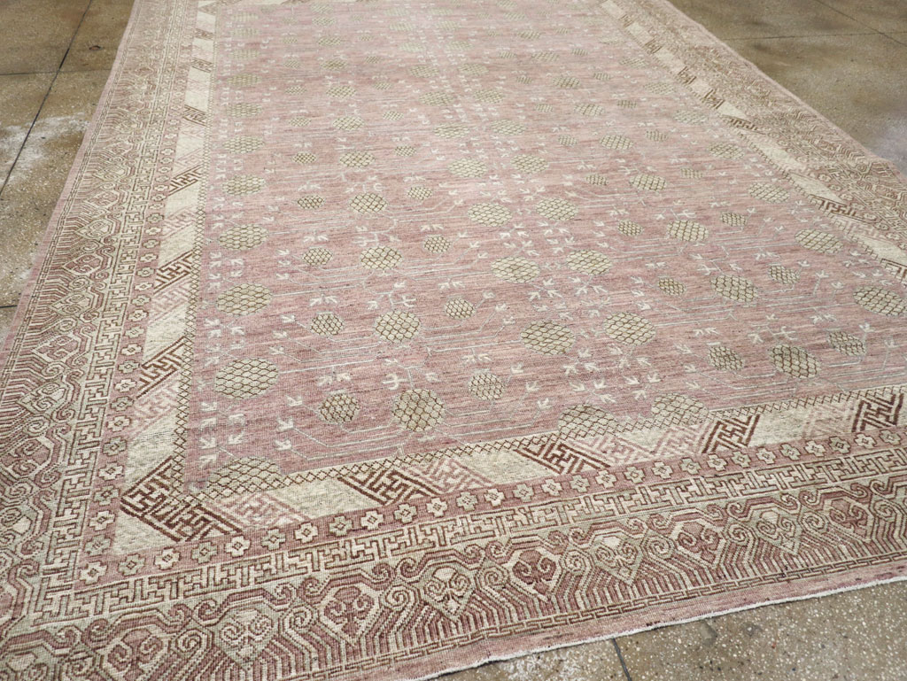 Contemporary East Turkestan Khotan Room Size Carpet, No.31332 - Staging
