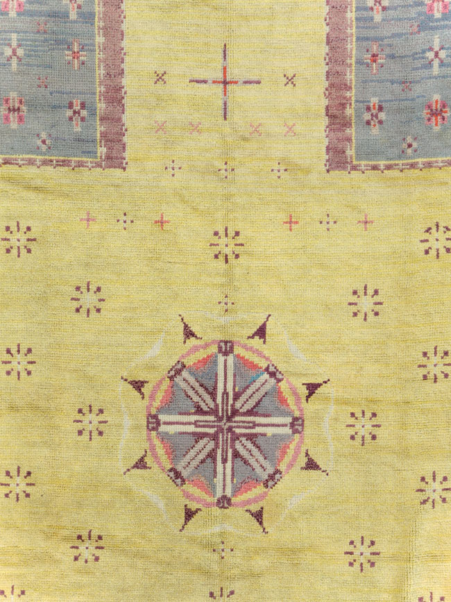 Vintage European Art Deco Long and Narrow Carpet, No.31337 - Staging