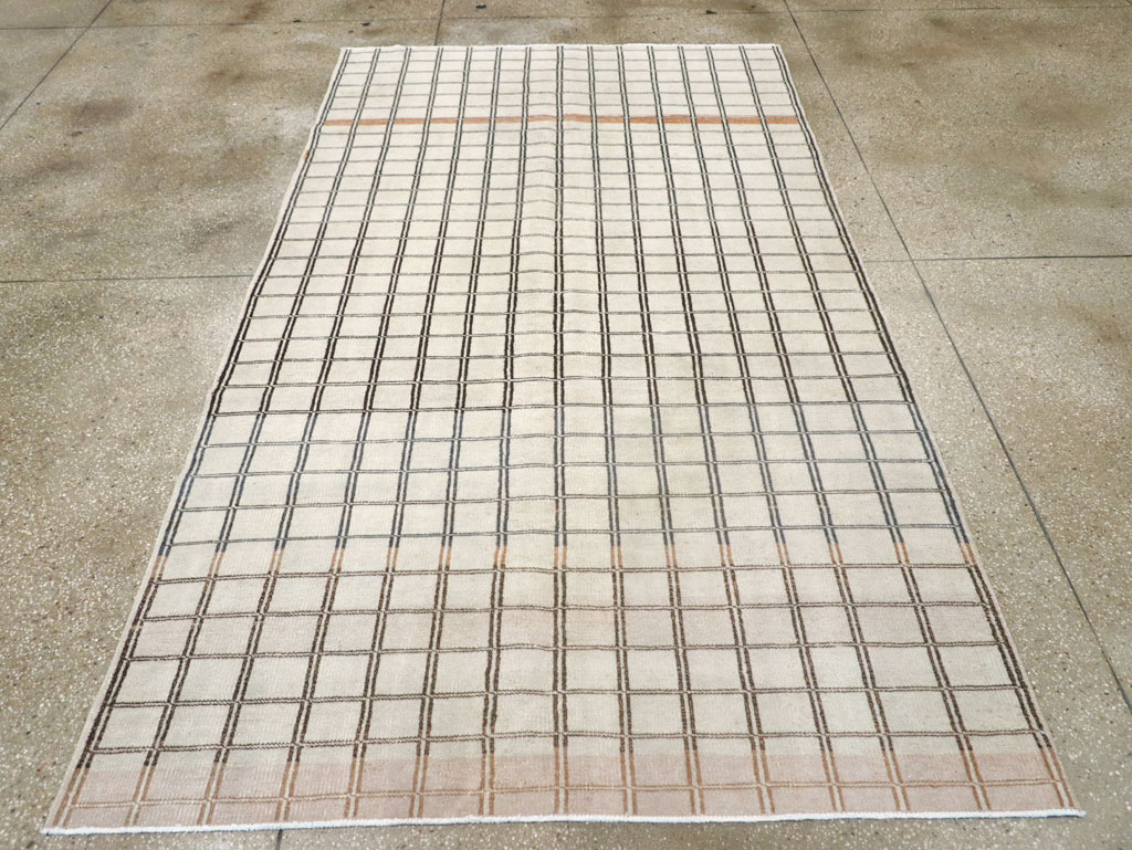 Vintage Turkish Anatolian Accent Carpet, No.31354 - Staging