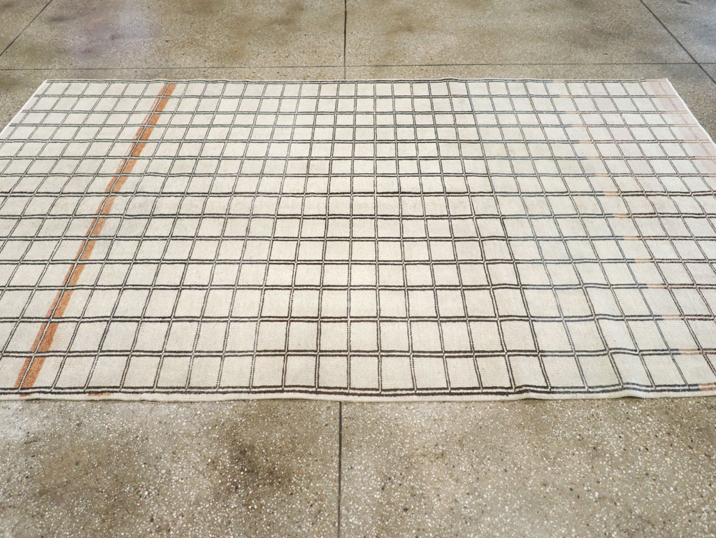 Vintage Turkish Anatolian Accent Carpet, No.31354 - Staging