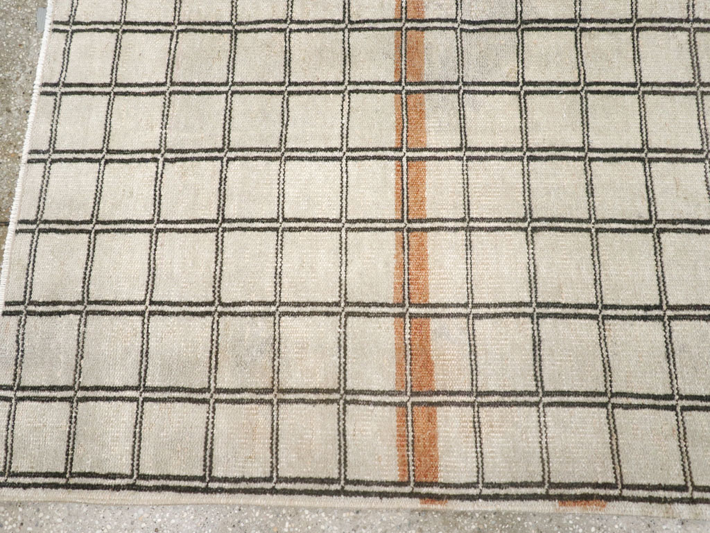 Vintage Turkish Anatolian Accent Carpet, No.31354 - Staging