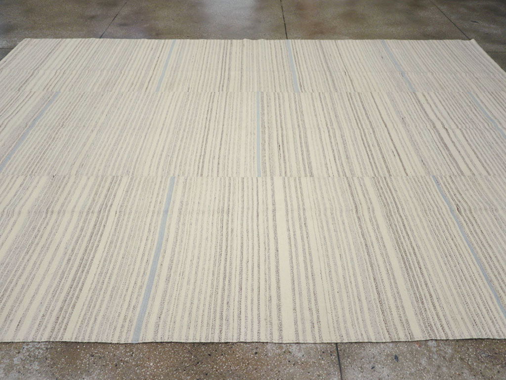 Contemporary Turkish Flatweave Kilim Room Size Carpet, No.31355 - Staging