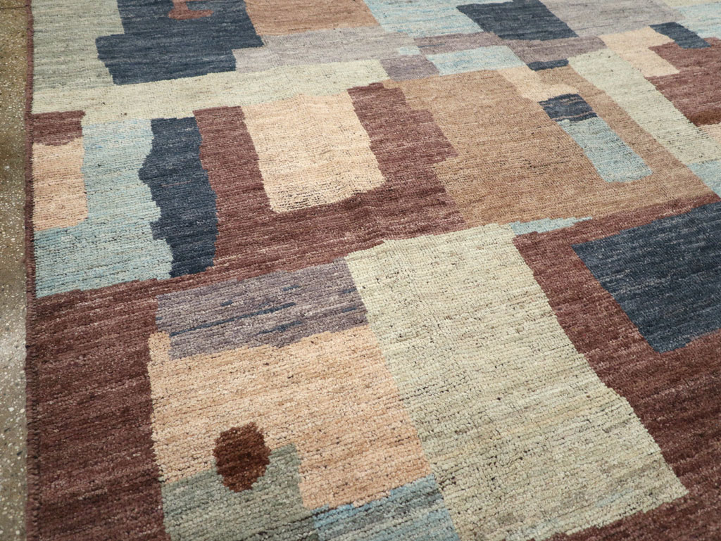 Contemporary Turkish Room Size Carpet, No.31377 - Staging