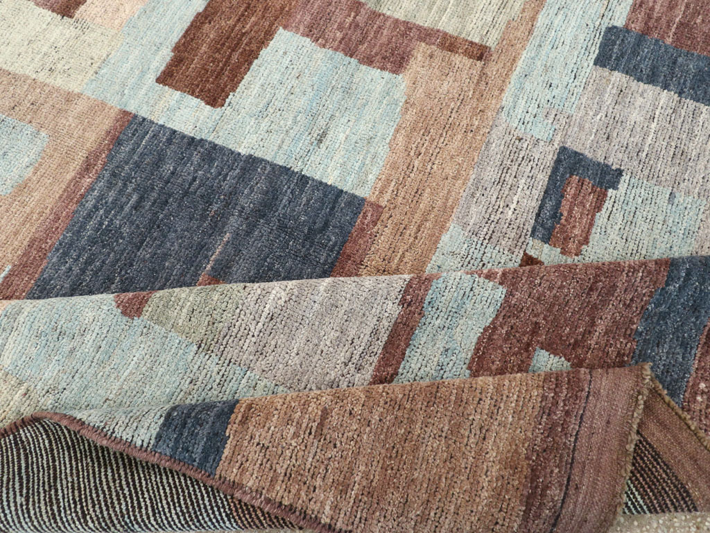 Contemporary Turkish Room Size Carpet, No.31377 - Staging