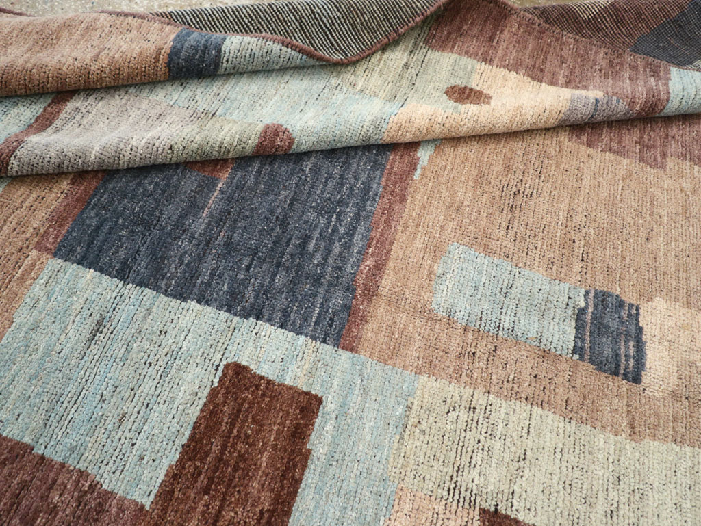 Contemporary Turkish Room Size Carpet, No.31377 - Staging