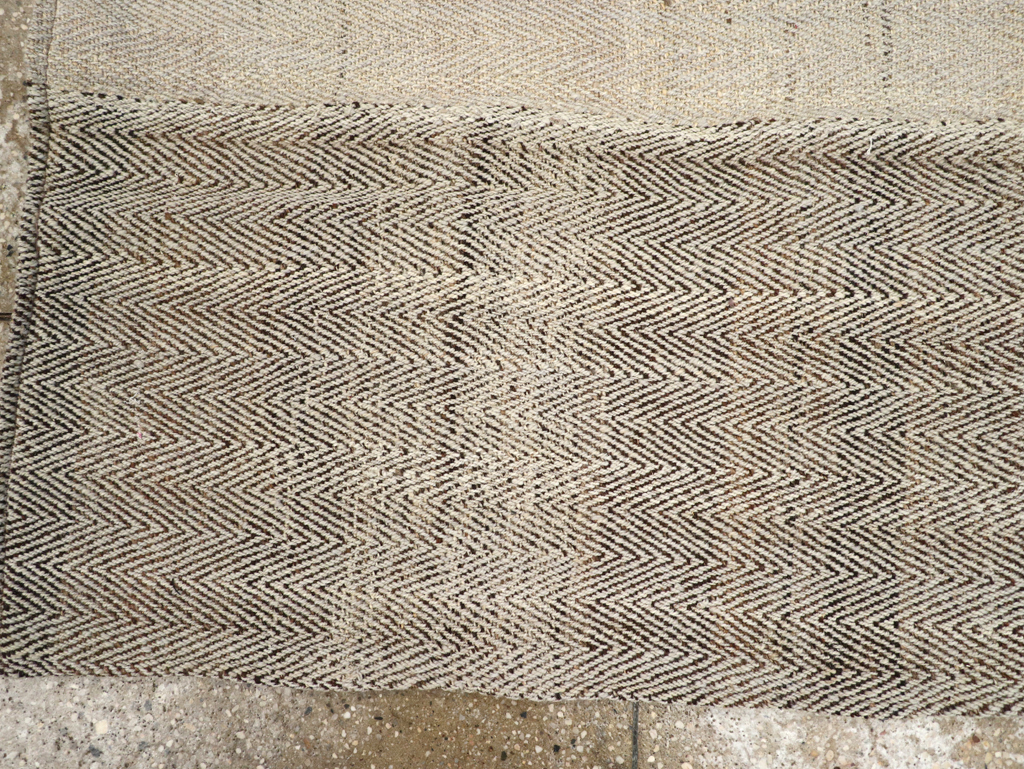 Modern Turkish Flatweave Accent Rug, No.31414 - Staging
