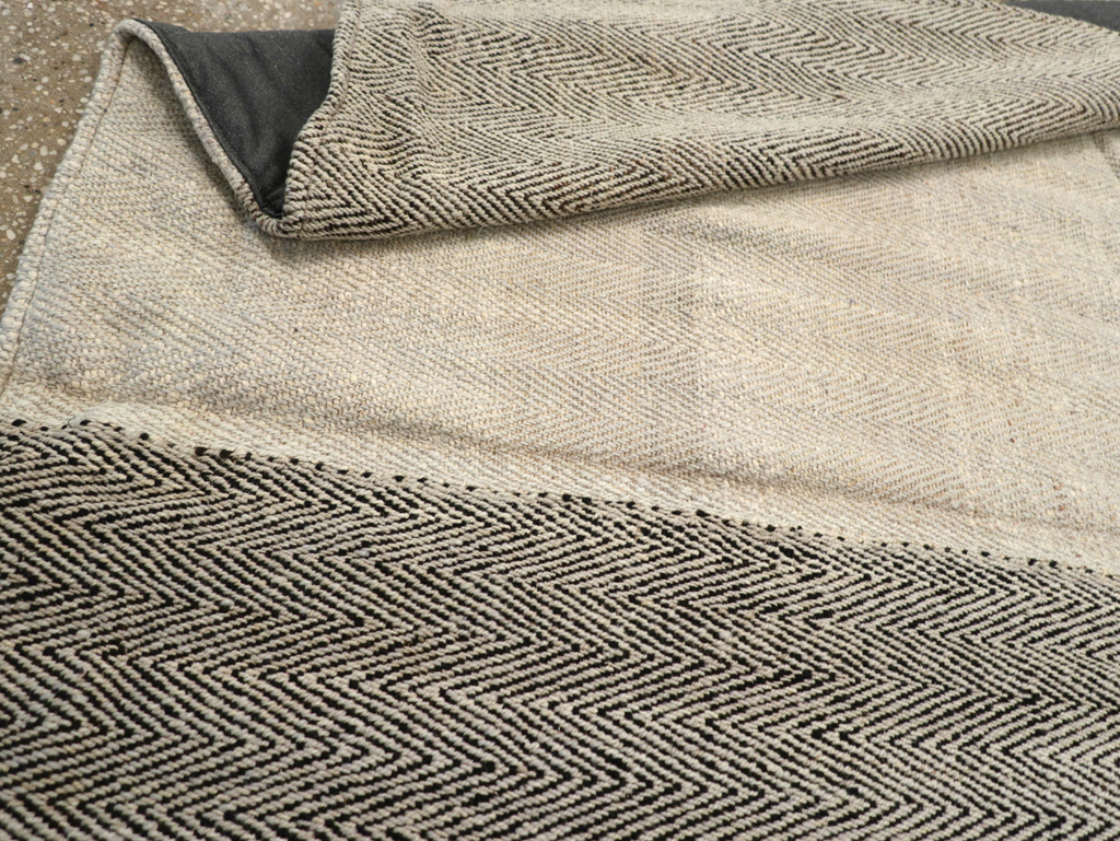 Modern Turkish Flatweave Accent Rug, No.31414 - Staging