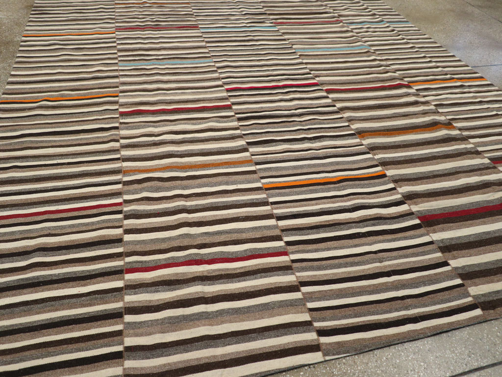 Modern Turkish Flatweave Room Size Carpet, No.31416 - Staging