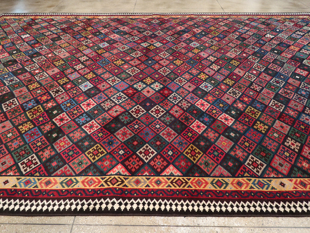 Contemporary Persian Qashqai Oversize Carpet, No.31418 - Staging