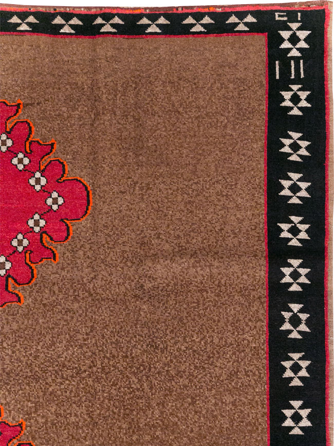 Vintage Turkish Anatolian Tribal Room Size Carpet, No.31420 - Staging