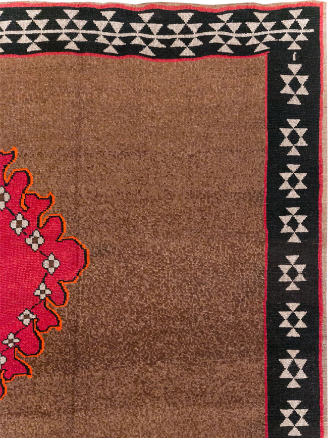 Vintage Turkish Anatolian Tribal Room Size Carpet, No.31420 - Staging