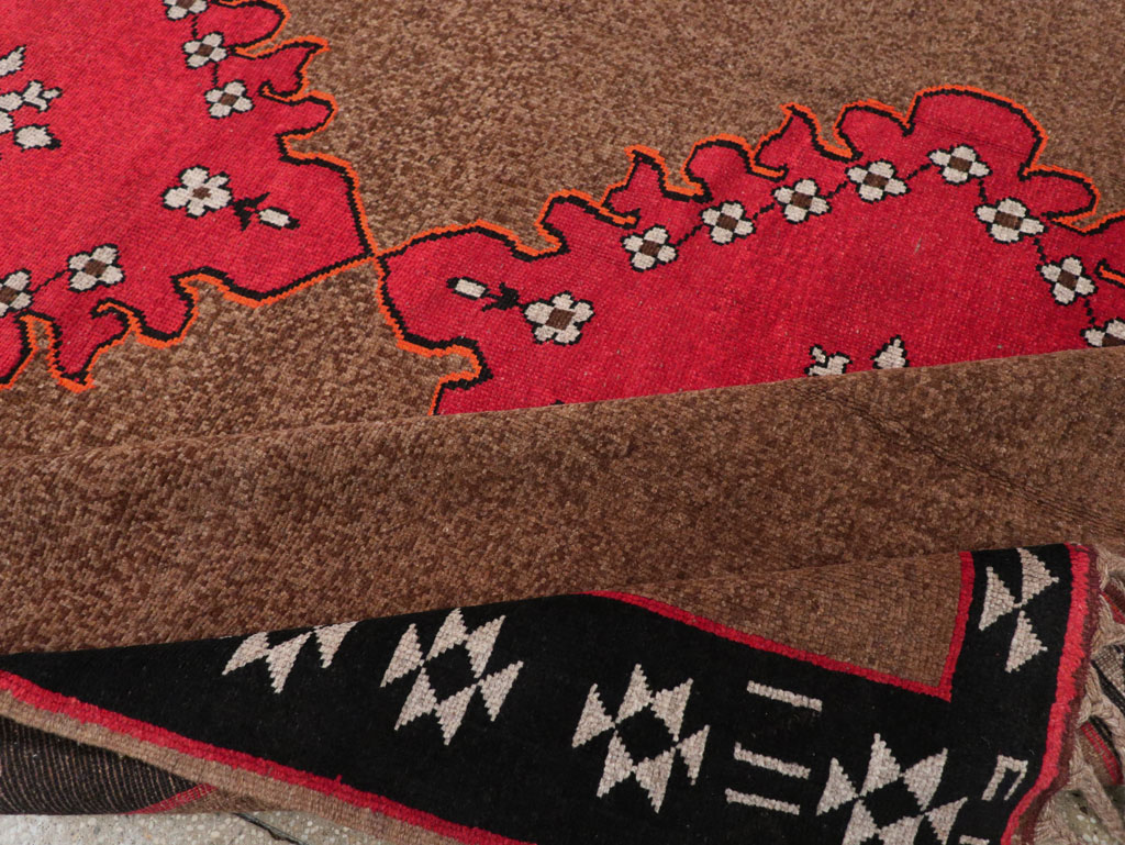 Vintage Turkish Anatolian Tribal Room Size Carpet, No.31420 - Staging