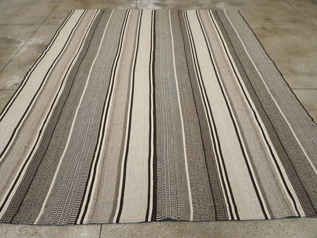 Modern Turkish Flatweave Room Size Carpet, No.31426 - Staging