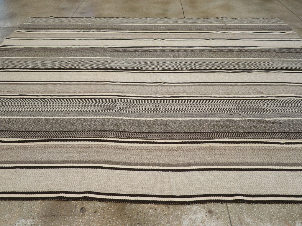 Modern Turkish Flatweave Room Size Carpet, No.31426 - Staging