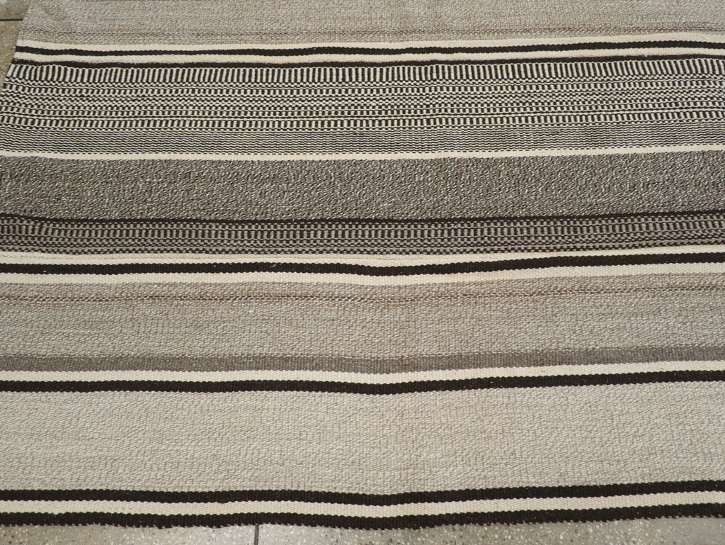 Modern Turkish Flatweave Room Size Carpet, No.31426 - Staging