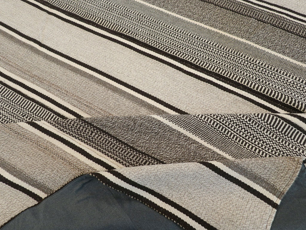 Modern Turkish Flatweave Room Size Carpet, No.31426 - Staging