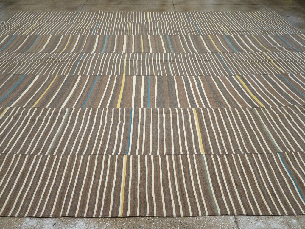 Modern Turkish Flatweave Large Room Size Carpet, No.31435 - Staging