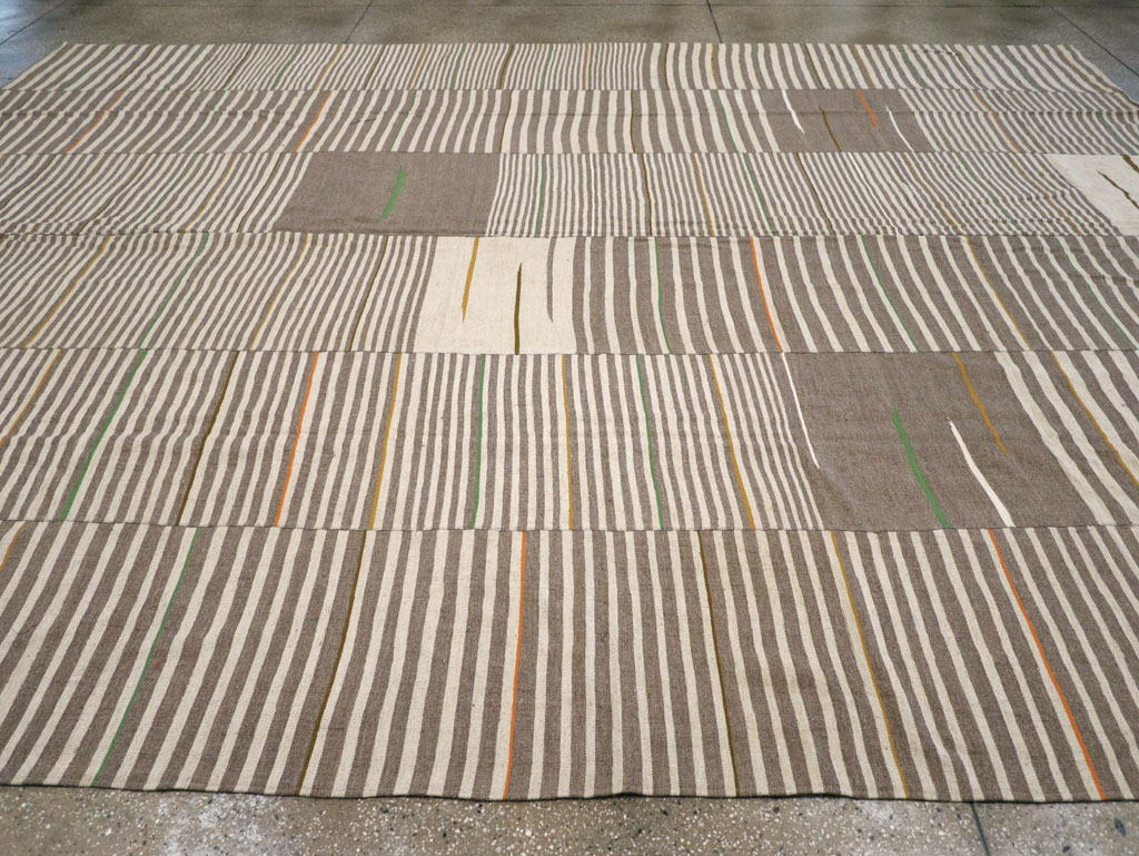 Modern Turkish Flatweave Large Room Size Carpet, No.31436 - Staging