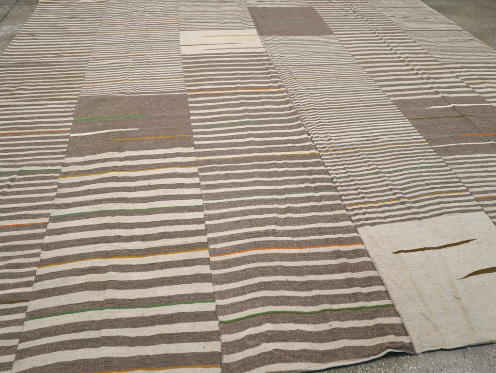 Modern Turkish Flatweave Large Room Size Carpet, No.31436 - Staging