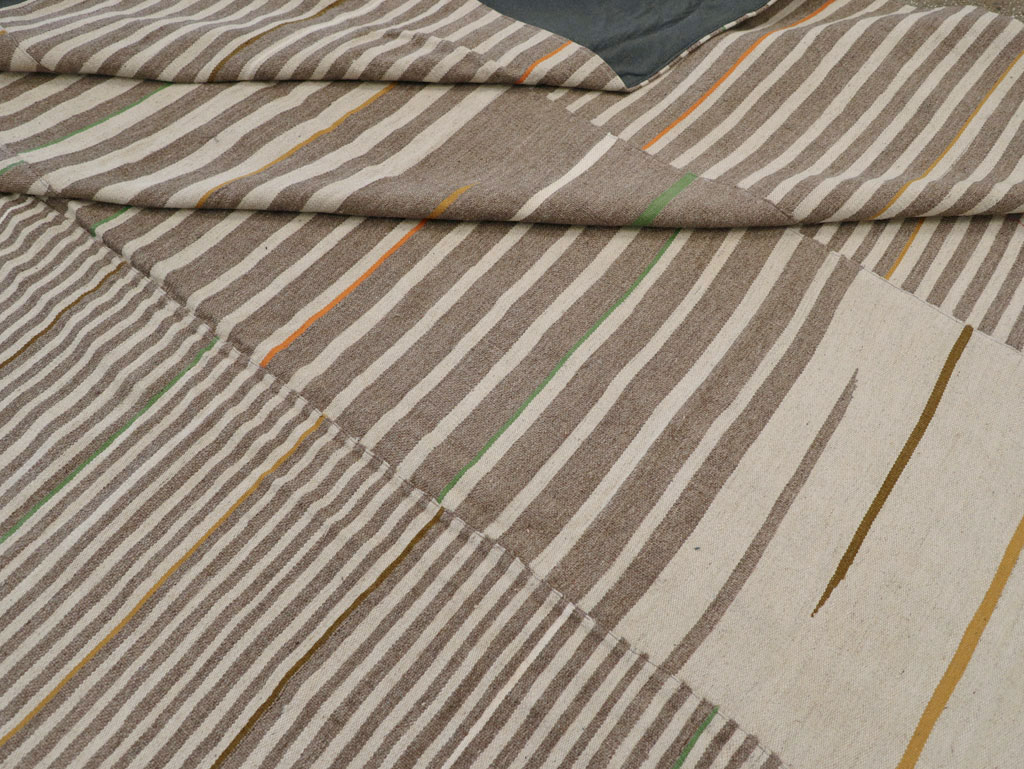 Modern Turkish Flatweave Large Room Size Carpet, No.31436 - Staging