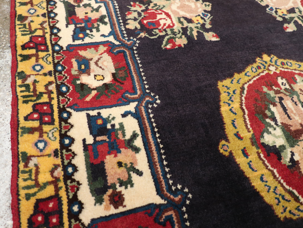 Vintage Persian Bakhtiari Throw Rug, No.31449 - Staging