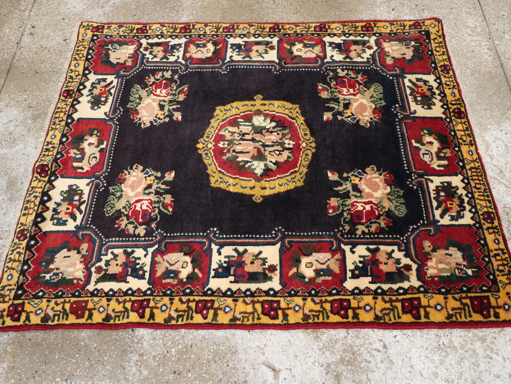 Vintage Persian Bakhtiari Throw Rug, No.31449 - Staging