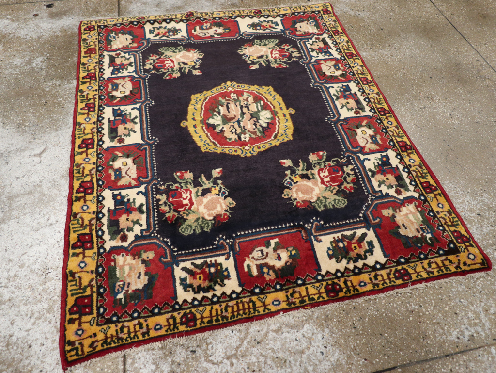 Vintage Persian Bakhtiari Throw Rug, No.31449 - Staging